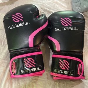 Sanabul 12oz boxing gloves